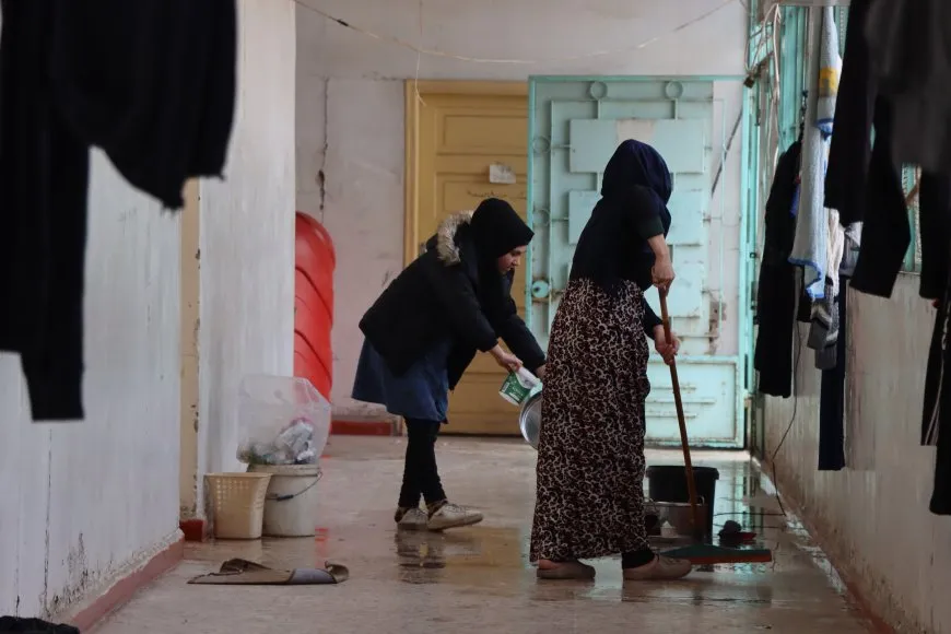Di nava koçberan de hevkariya ji bo pêdiviyan