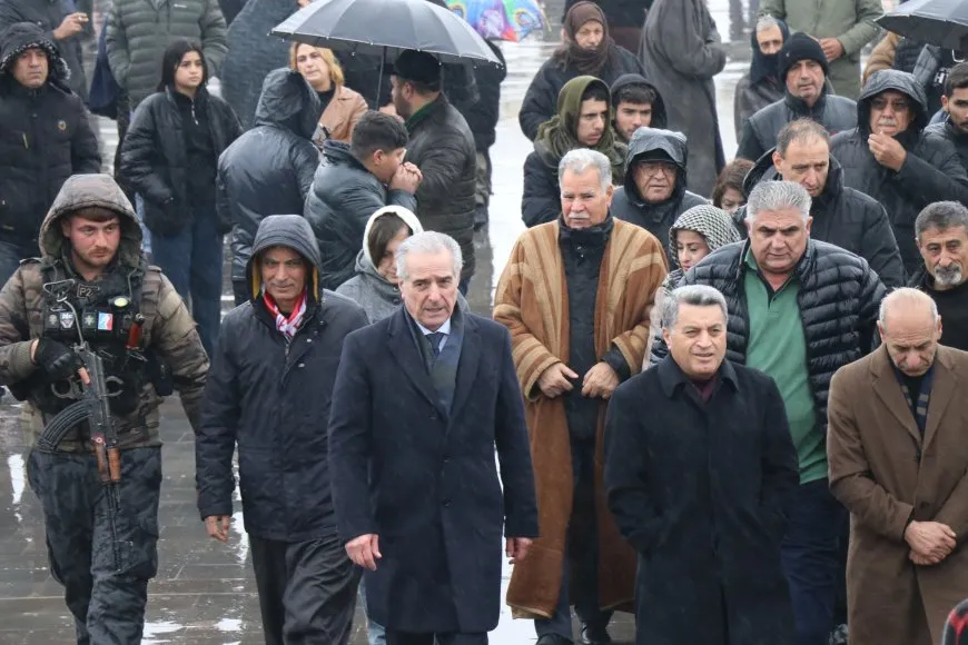 Bi hezaran kesî şehîd Ehmed Omer ber bi Başûr ve oxir kir