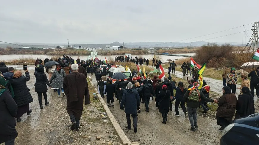 Cenazeyê şehîd Ehmed Omer derbasî Başûr bû