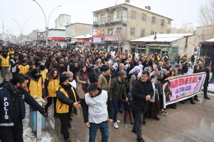 `Heta naskirina statûya Rojava em ê li qadan bin`