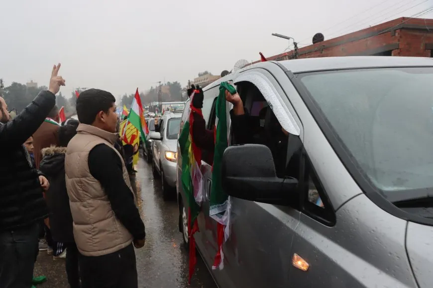 Cenazeyê şehîd Ehmed Omer derbasî Başûr bû