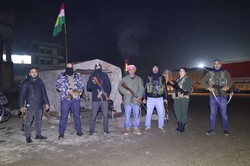 Xelkê Rojava bi ruhê yekitî û berpirsiyariyê û kolanên xwe diparêze