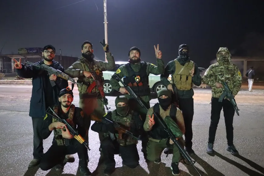 Xelkê Rojava bi ruhê yekitî û berpirsiyariyê û kolanên xwe diparêze