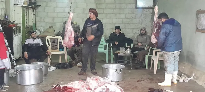 Şêniyên Girkê Legê xwarinê ji şervanan re amade dikin
