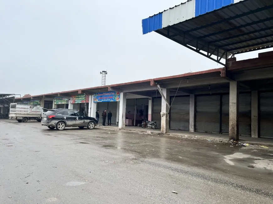 Dorpêça li ser Kobanê: Bazara sebzeyan girtî ye, sebze û fêkî peyda nabin