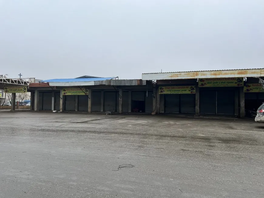 Dorpêça li ser Kobanê: Bazara sebzeyan girtî ye, sebze û fêkî peyda nabin