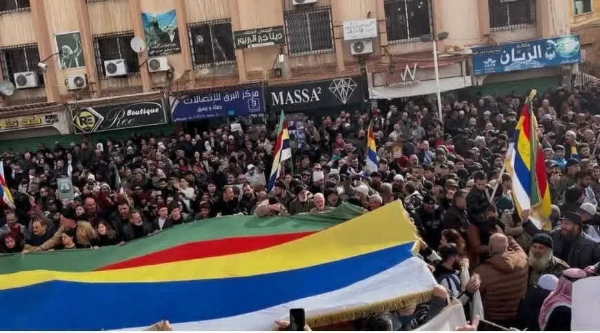 Li Siwêdayê bi hezaran kes li qadê bûn