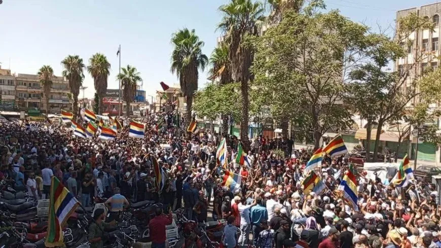 Li Siwêdayê bi hezaran kes li qadê bûn