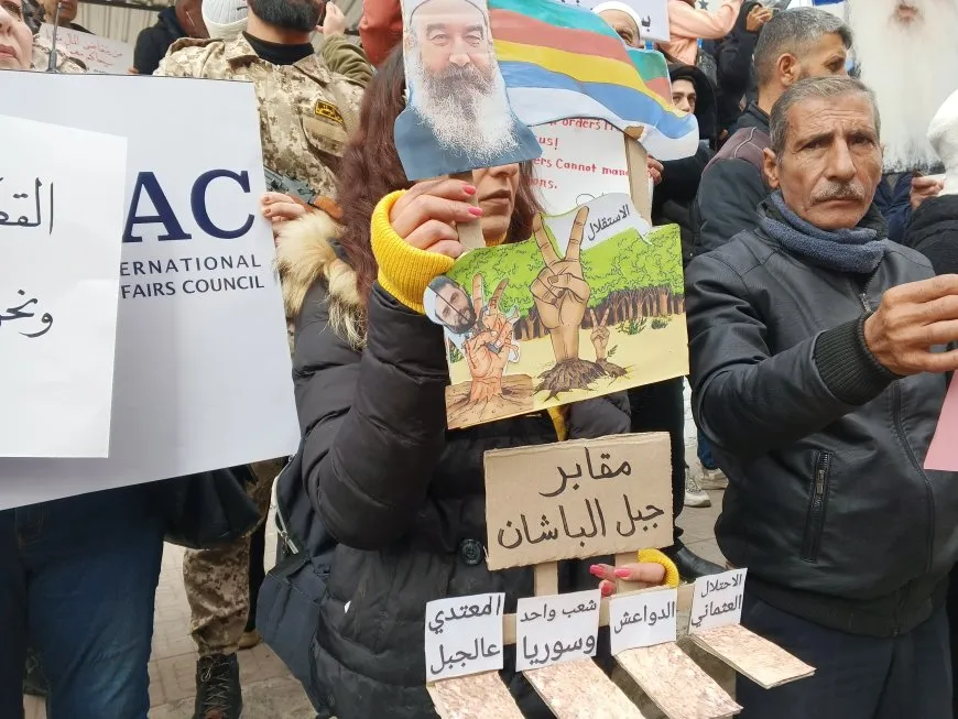 Li Siwêdayê bi hezaran kes li qadê bûn