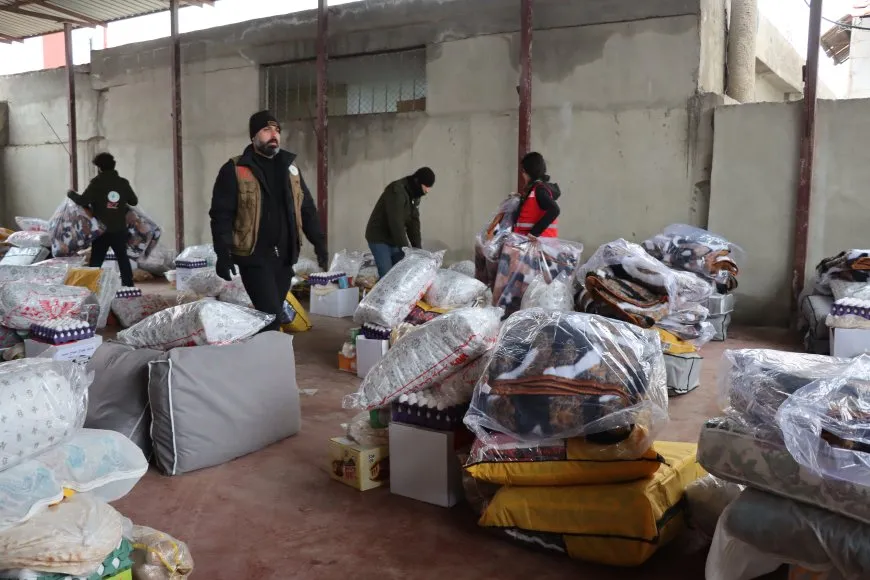 Zêdetirî 500 kamyonên alîkariyê gihaştin Cizîrê belavkirin dewam dike
