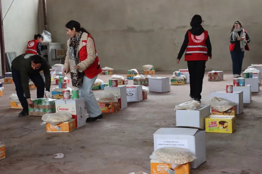 Zêdetirî 500 kamyonên alîkariyê gihaştin Cizîrê belavkirin dewam dike