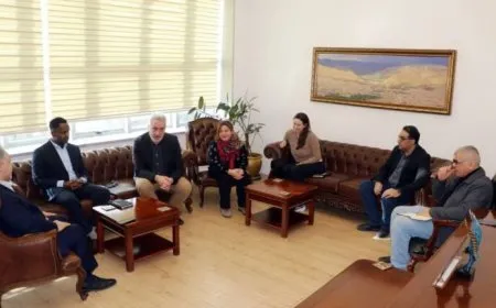 Bijîşkên Sinornenas wê bi rêka saziyên Dihokê alîkariyê bighîne Rojava