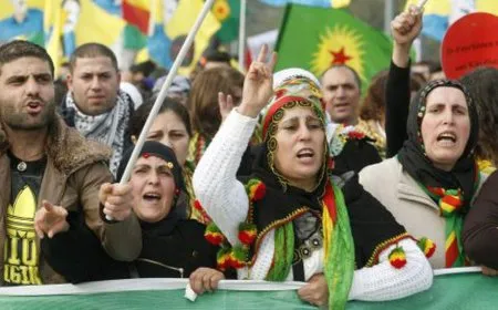 Şoreşa Rojava weke sembola azadîxwazan wê her hebe -Rojda DÊRİK