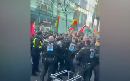 Li Karlsruhê polîsan mudaxeleyê protestoya Rojava kirin