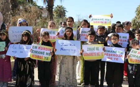 Mamoste û xwendekarên Qamişloyê: Em ê li hember qedexeyên li ser ziman tê bikoşin