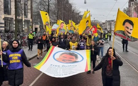 Li Hollandayê meşa ‘Ji Rêber Apo re azadî, ji Rojava re statu’