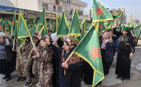 Li Hesekê û Qamişloyê jin ji bo piştgiriya YPJ`ê û destkeftiyên şoreşa jinan dimeşin