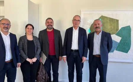 Ji bo Rojava şandeyek çû serdana Şaredarê Luzernê