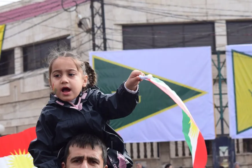 Gelê Qamişlo: Yek e, Yek e, Yek e, Gelê Kurd Yek e