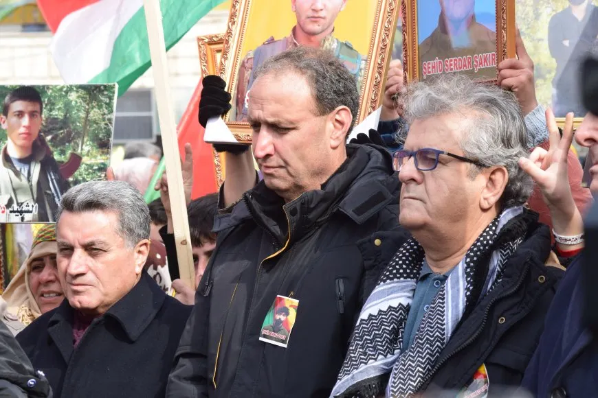 Gelê Qamişlo: Yek e, Yek e, Yek e, Gelê Kurd Yek e