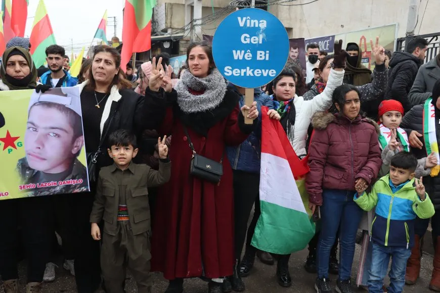 Gelê Qamişlo: Yek e, Yek e, Yek e, Gelê Kurd Yek e