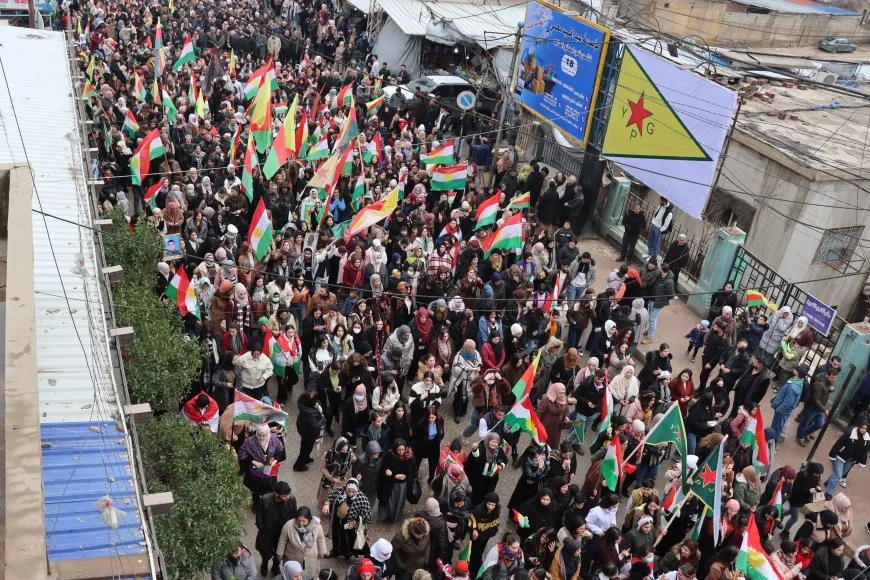 Gelê Qamişlo: Yek e, Yek e, Yek e, Gelê Kurd Yek e