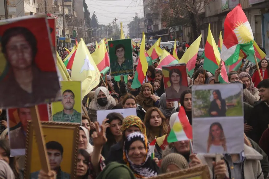 Ji meşên Amûdê û Dirbêsiyê peyamên parastina Rojava