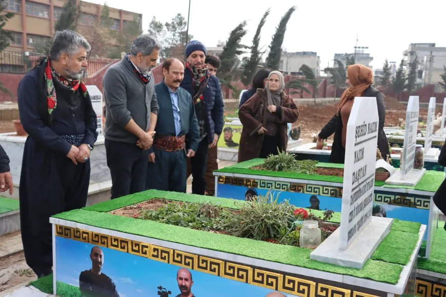 Hunermend û rewşenbîrên Kurd serdana Pakrewangeha Qamişloyê kir