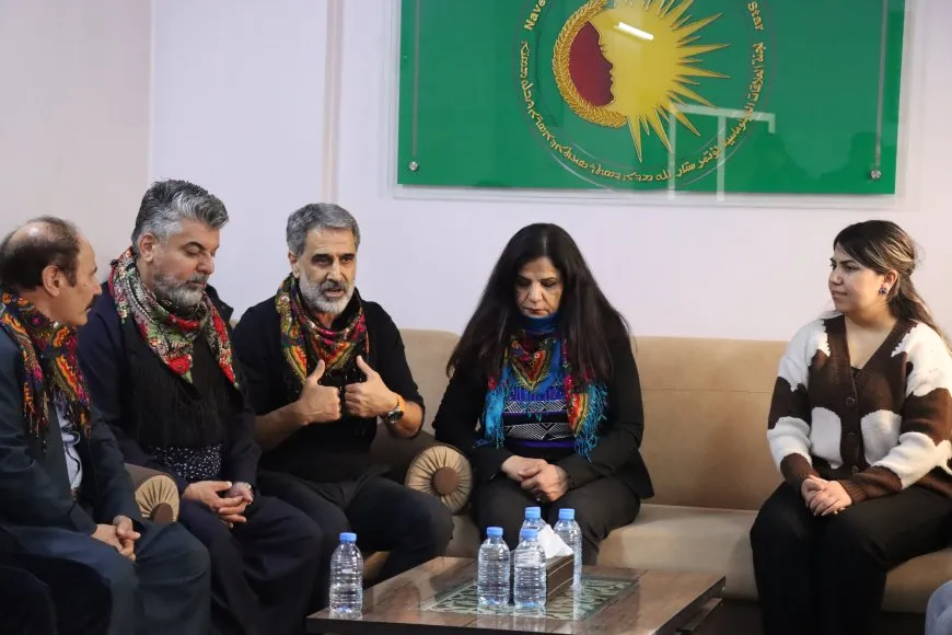 Şandeya hunermendan serdana Kongra Star kir