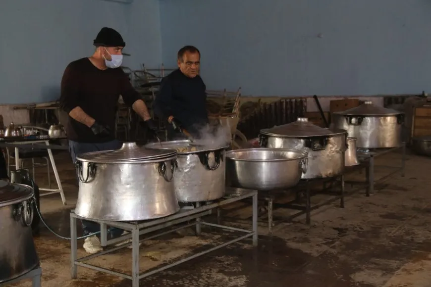 Li Qamişlo, Girkê Legê û Amûdê alîkarî li koçberan tên belavkirin