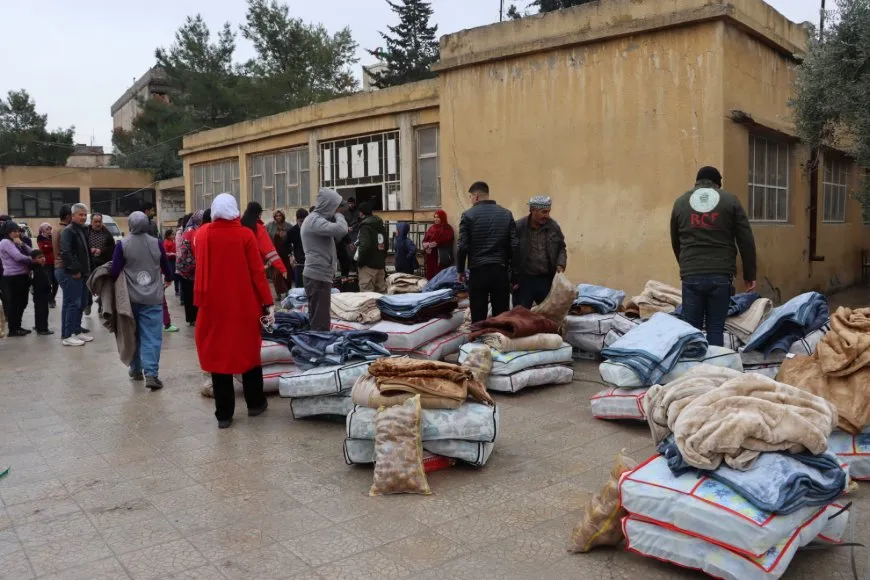 Li Qamişlo, Girkê Legê û Amûdê alîkarî li koçberan tên belavkirin