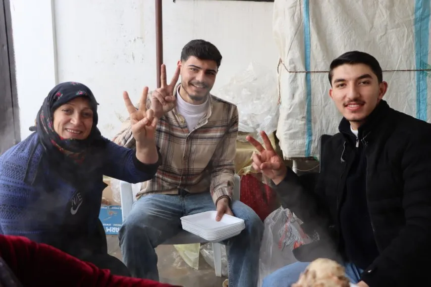 Şêniyên gundê Dugirka xwarin bo şervanan amade kir