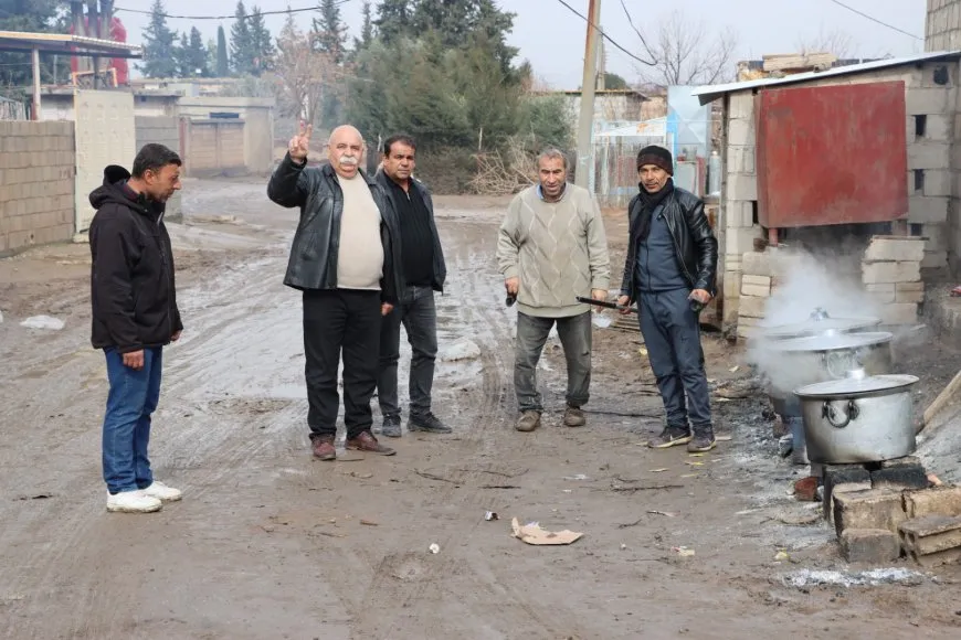 Şêniyên gundê Dugirka xwarin bo şervanan amade kir
