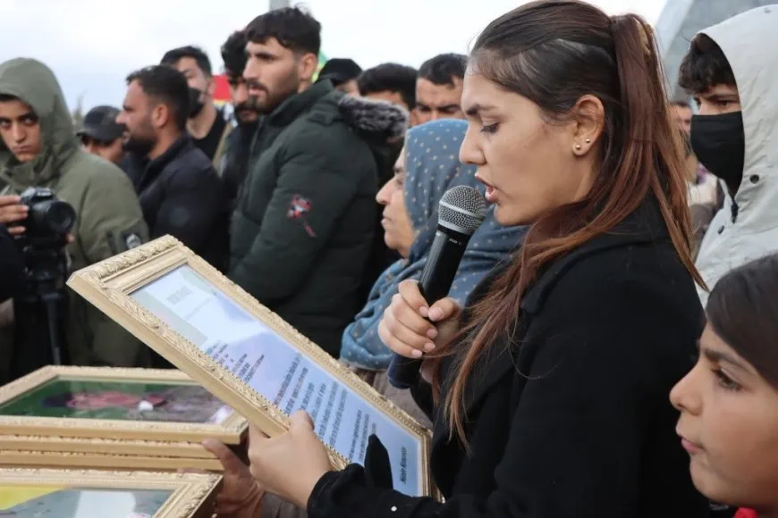 Li Kobanê merasîma 12 şehîdan