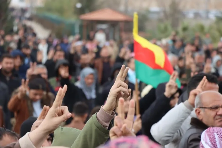 Li Kobanê merasîma 12 şehîdan