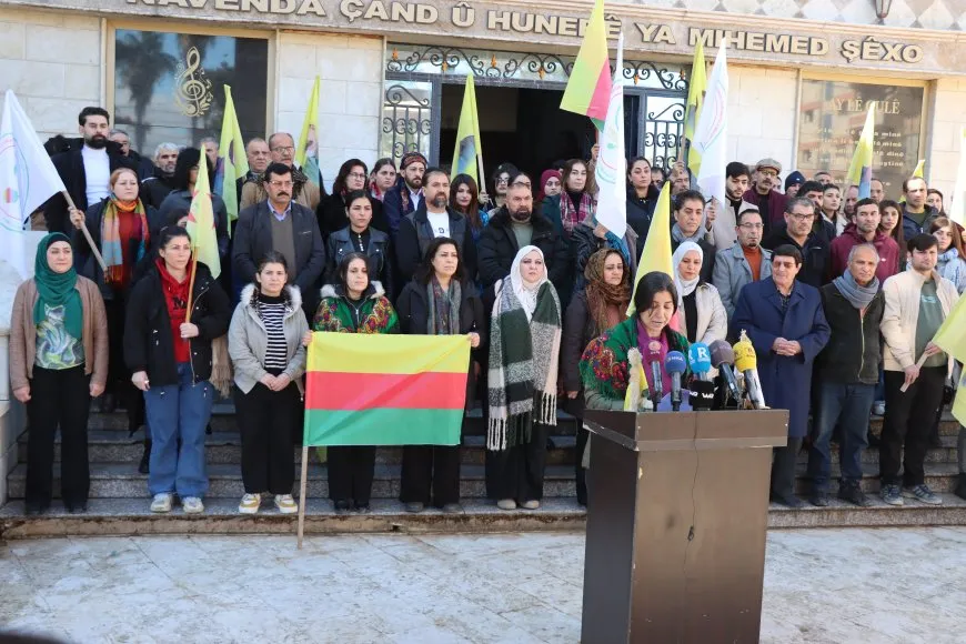 Ji hunermendan banga ‘Bibin dengê gelê Kurdistanê’