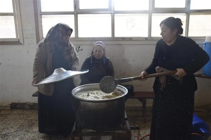 Malbatên şehîdan li Til Temirê xwarin ji bo şervanan amade kir