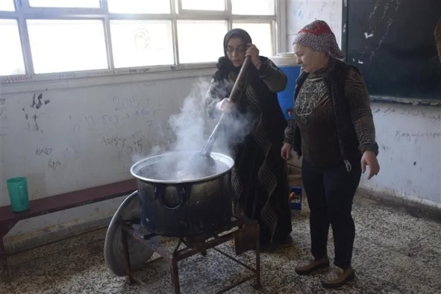 Malbatên şehîdan li Til Temirê xwarin ji bo şervanan amade kir