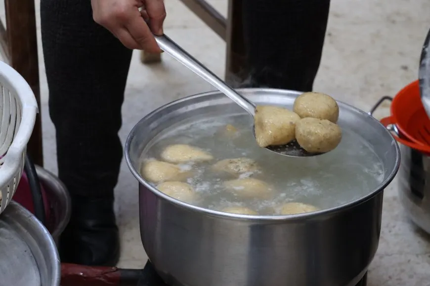 Mamosteyên jin bi şêwazeke cuda piştgiriya xwe bo şervanan nîşan da