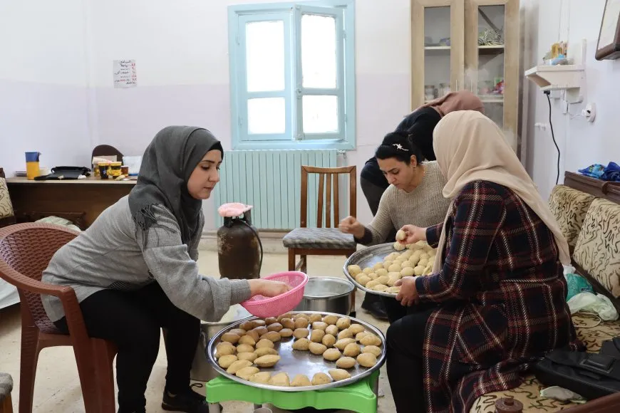 Mamosteyên jin bi şêwazeke cuda piştgiriya xwe bo şervanan nîşan da