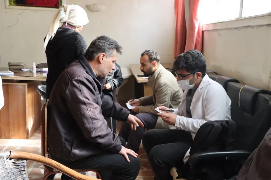 Bijîşkên ji Başûr koçberan tedawî dikin