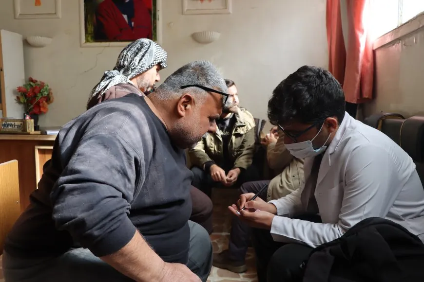 Bijîşkên ji Başûr koçberan tedawî dikin