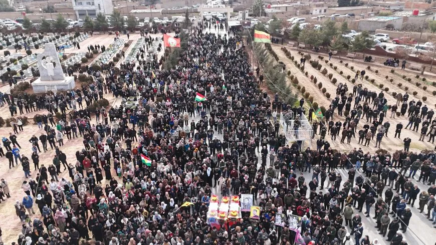 Li Qamişloyê bi beşdariya bi hezaran kesî merasîma 6 şehîdan