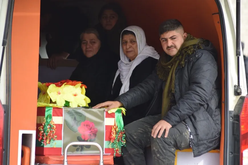 Li Qamişloyê bi beşdariya bi hezaran kesî merasîma 6 şehîdan