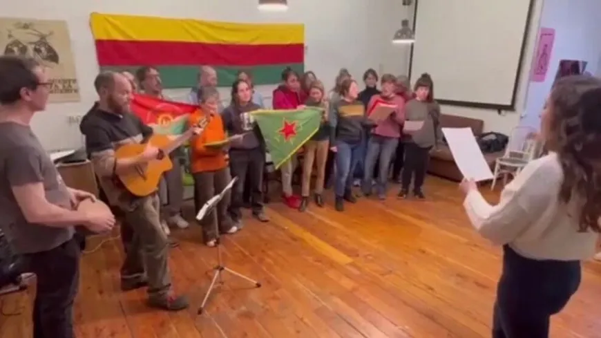 Li Barcelona straneke şoreşgerî ji bo Rojava hat çêkirin