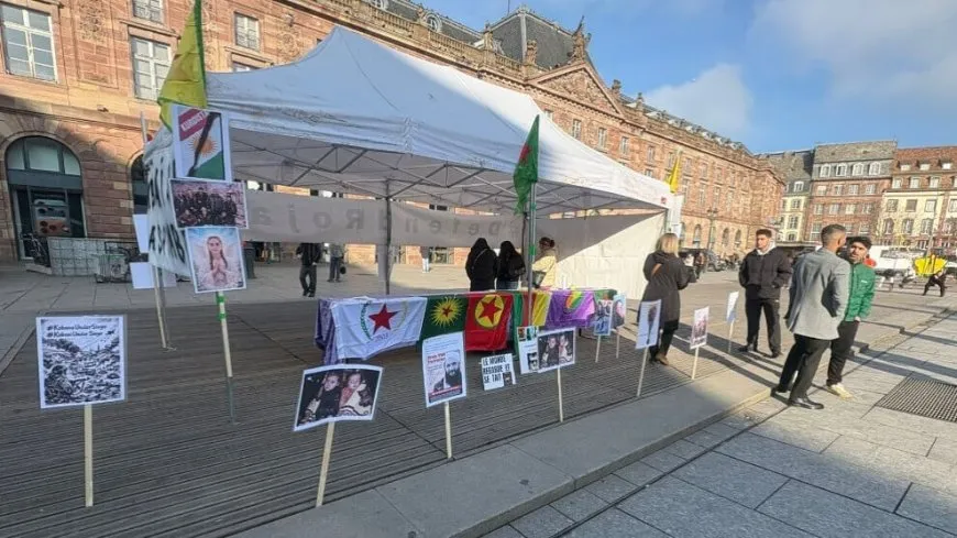 Li Strasbourgê Komîna Jinan a Zînê standa agahdarkirinê vekir