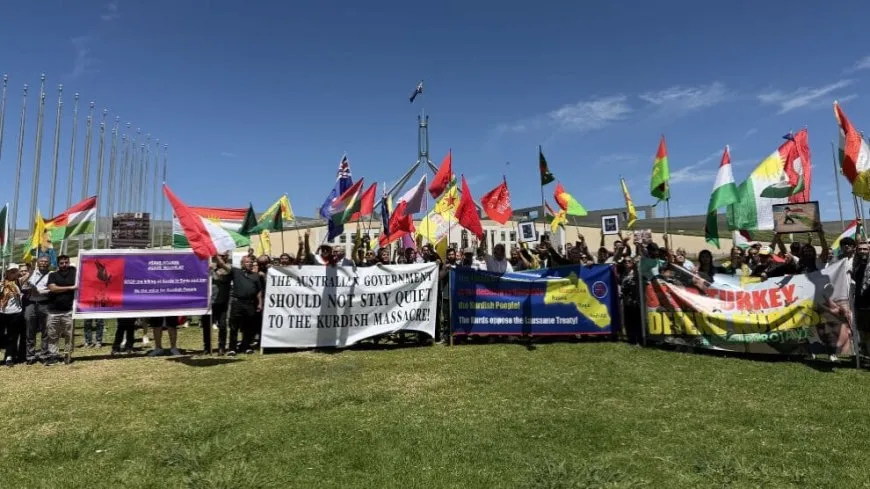 Li Awustralyayê şandeya Kurd li parlamentoyê bi partiyan re civiya