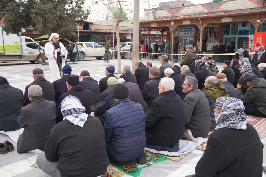 Li qada Pirsûsê ji bo Kobanê nimêja înê hat kirin