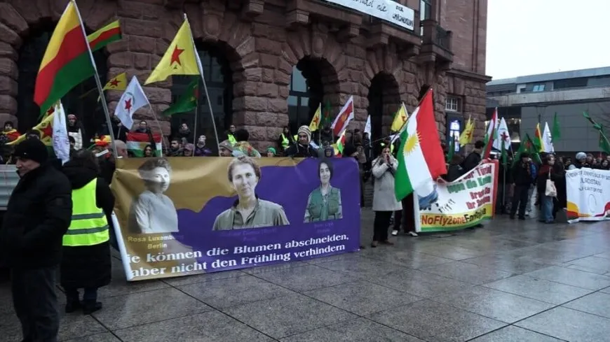 Li bajarê Mainzê yê Almanyayê bi hinceta ala YPG`ê meş hat astengkirin