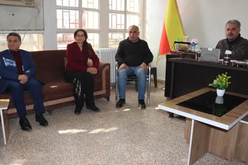 Rêveberiya Xweser serdana koçberan kir